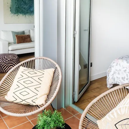 Abora Garden With Terrace, Pool, Extensive Gardens And Free Parking Apartment *
